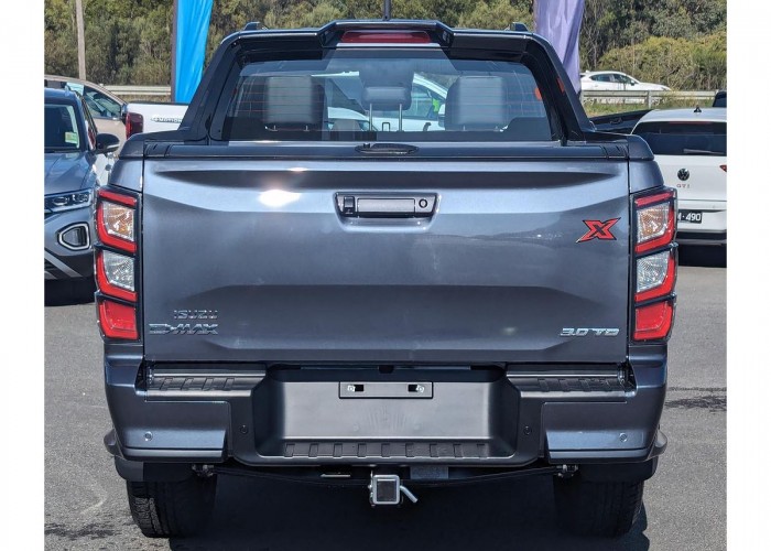 Used 1
                    ISUZU
                     for Sale Image